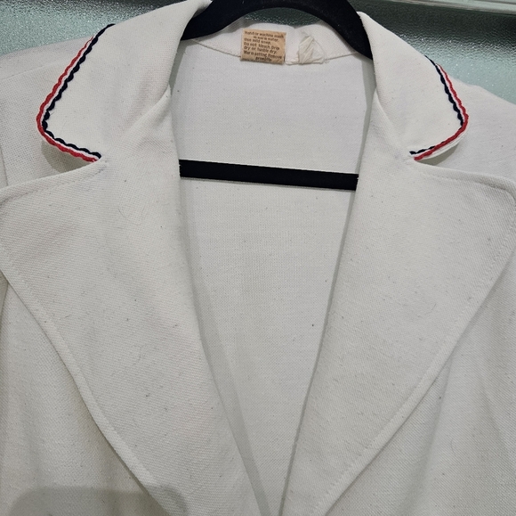 Vintage Ko Ko Knits White Knit Blazer with Red & Navy Trim Medium (8-10) - Picture 9 of 10